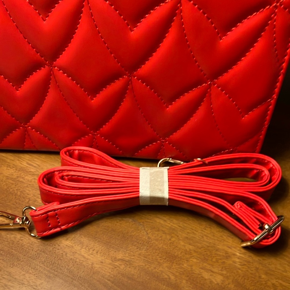 Red Quilted Women's Bag - Picture 3 of 7